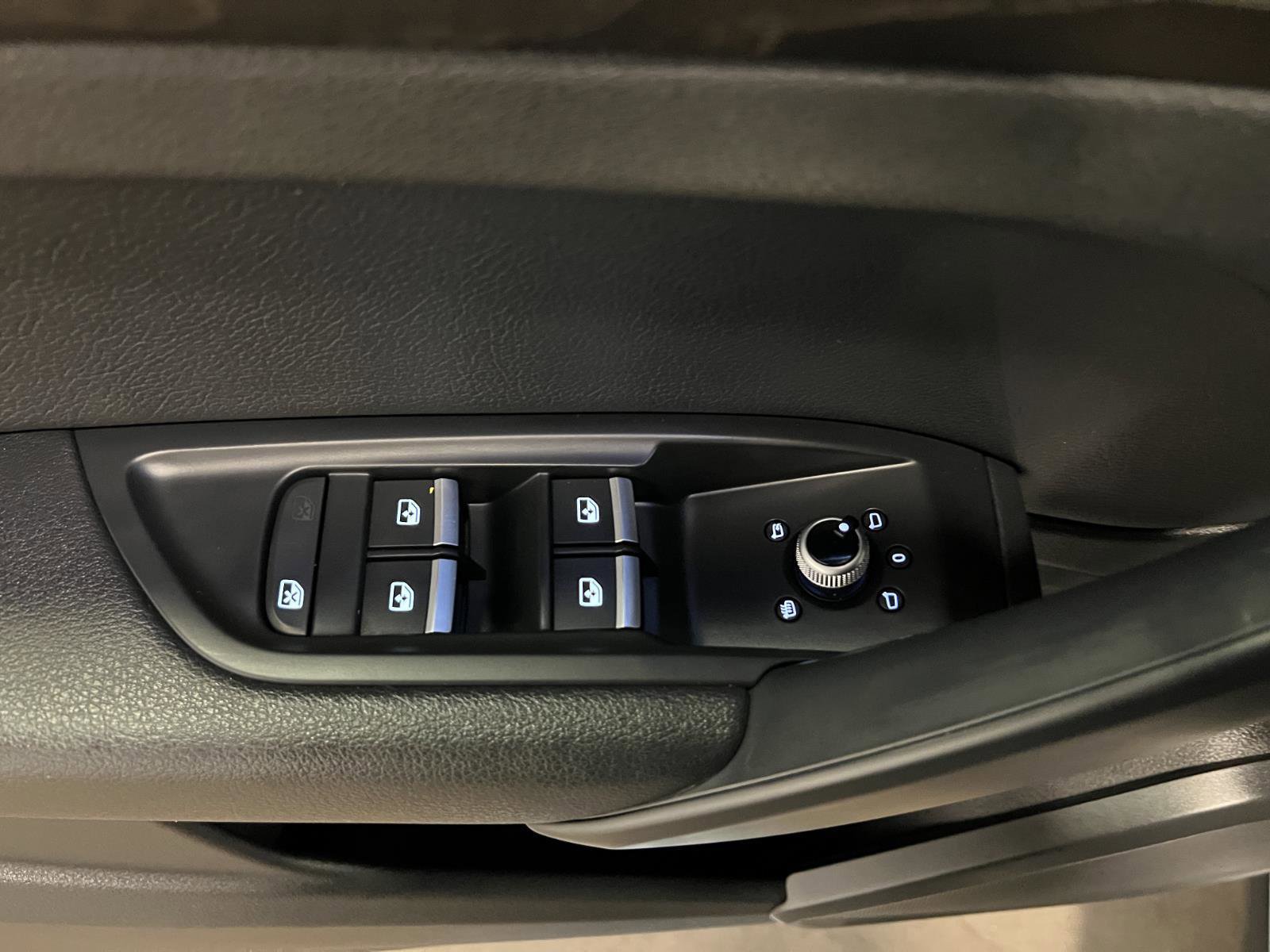 Used 2018 Audi Q5 2.0T Premium image 26