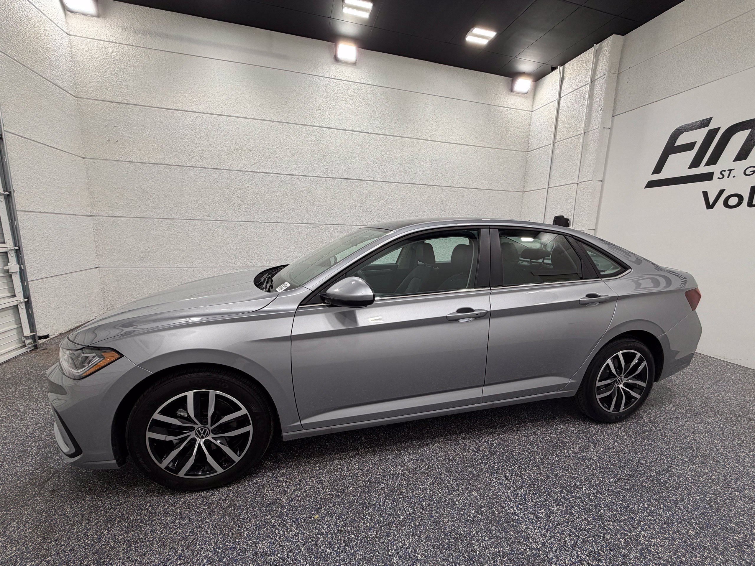 Certified 2026 Volkswagen Jetta SE FWD image 2