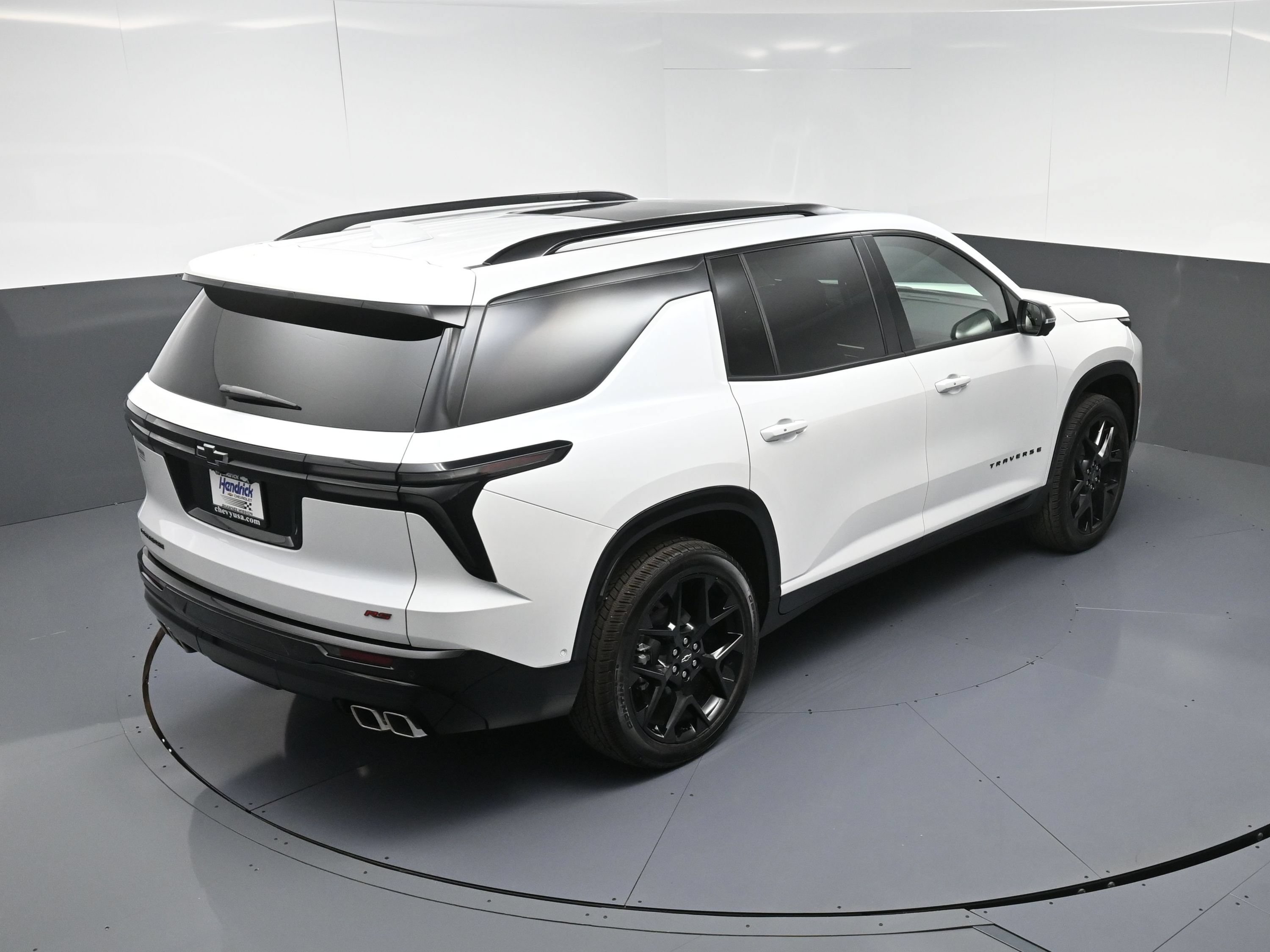 Used 2025 Chevrolet Traverse RS w/ LPO, Floor Liner Package FWD image 38