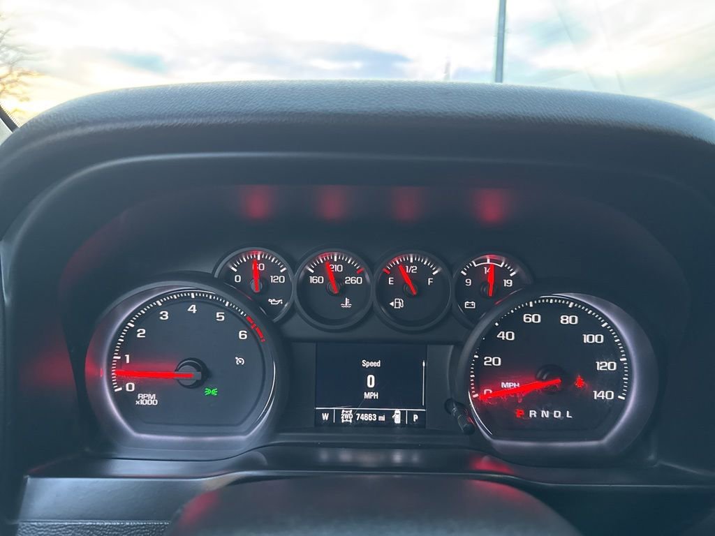 Used 2020 Chevrolet Silverado 1500 Custom w/ Custom Value Package image 15