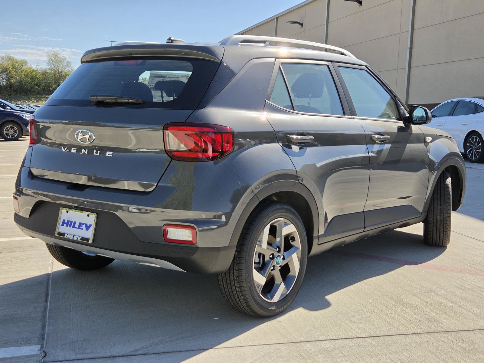 New 2026 Hyundai Venue SEL FWD image 5