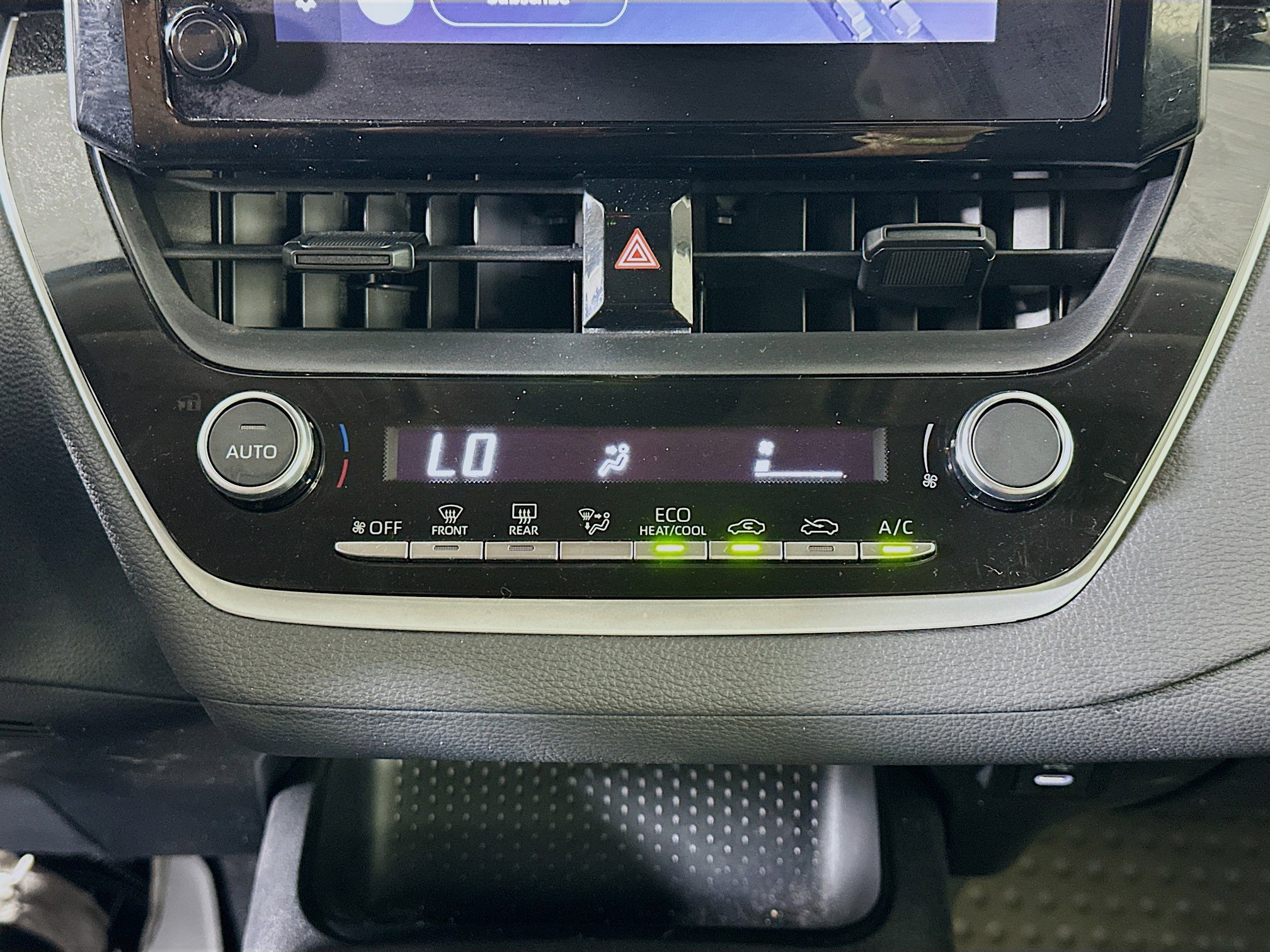 Used 2025 Toyota Corolla LE image 23