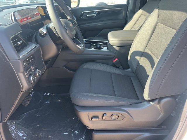 New 2025 Chevrolet Suburban LS image 18