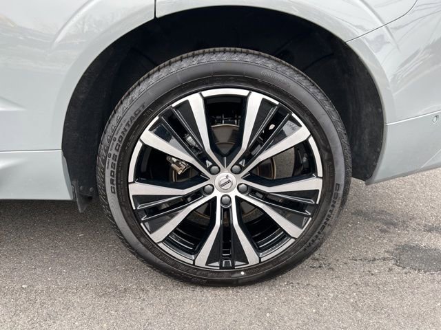 Certified 2025 Volvo XC60 B5 Plus image 9