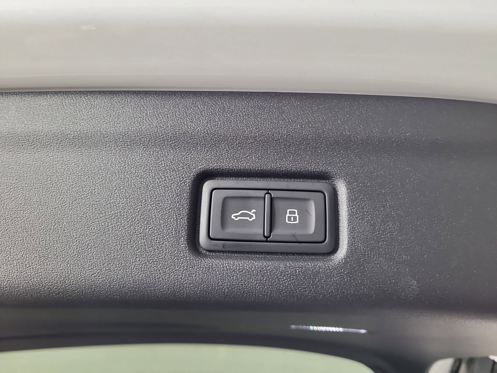 New 2025 Audi Q6 e-tron Premium Plus image 10