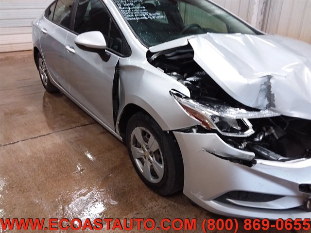 Used 2018 Chevrolet Cruze LS FWD image 17