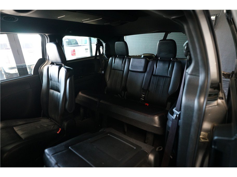 Used 2018 Dodge Grand Caravan GT FWD image 13