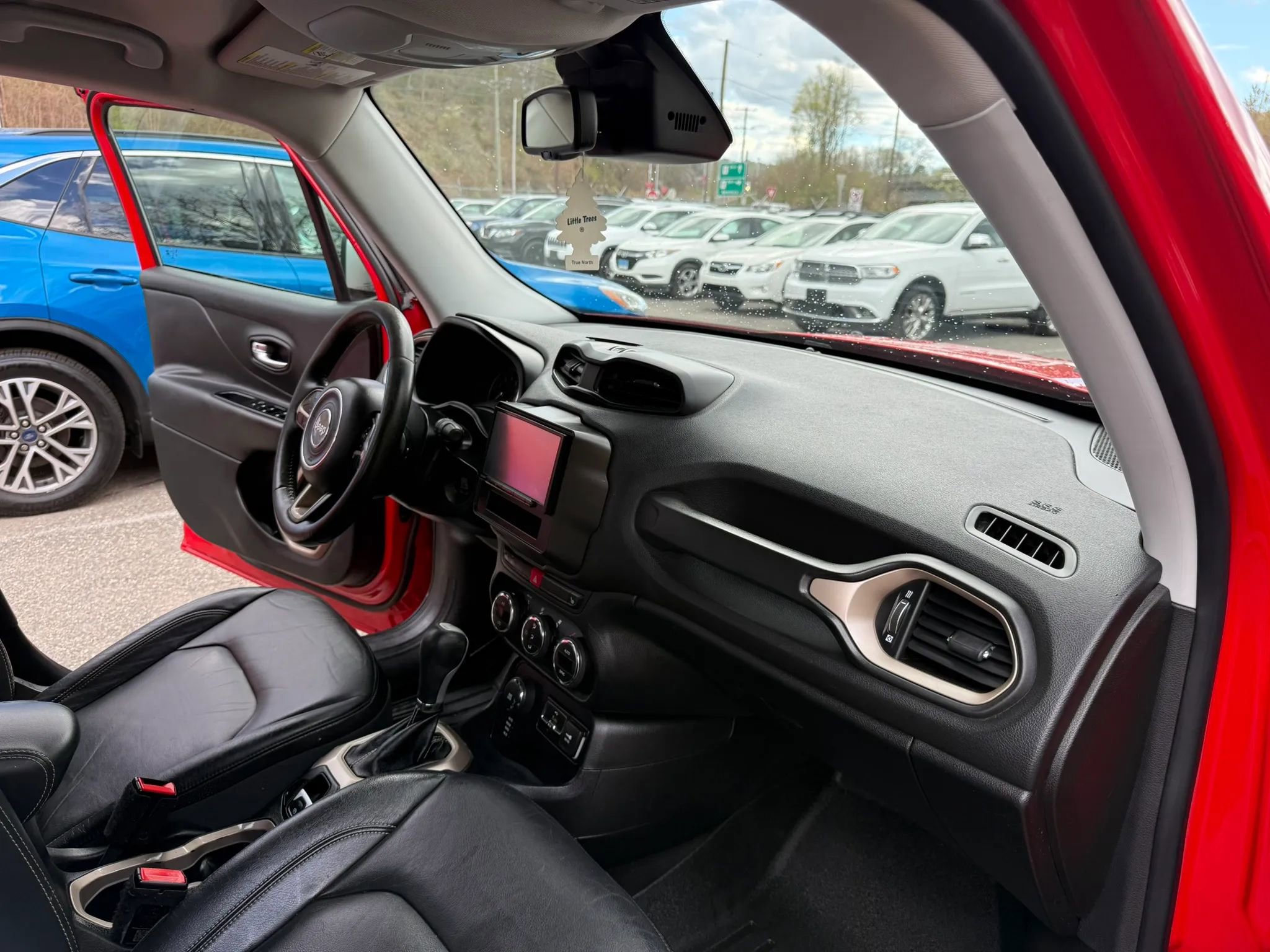 Used 2016 Jeep Renegade Limited AWD/4WD image 12