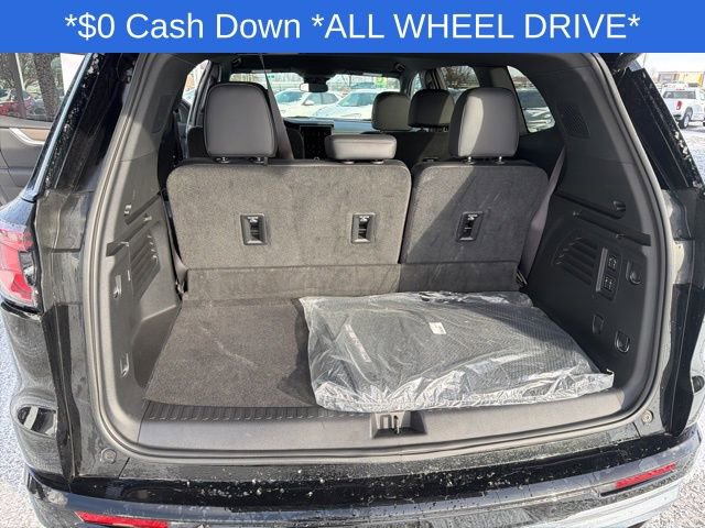 Used 2025 GMC Acadia Denali w/ LPO, Floor Liner Package image 21