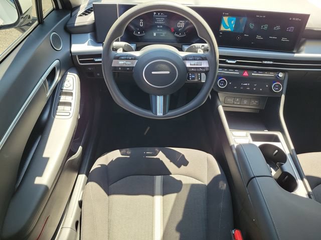 Used 2025 Hyundai Sonata SEL AWD/4WD image 16