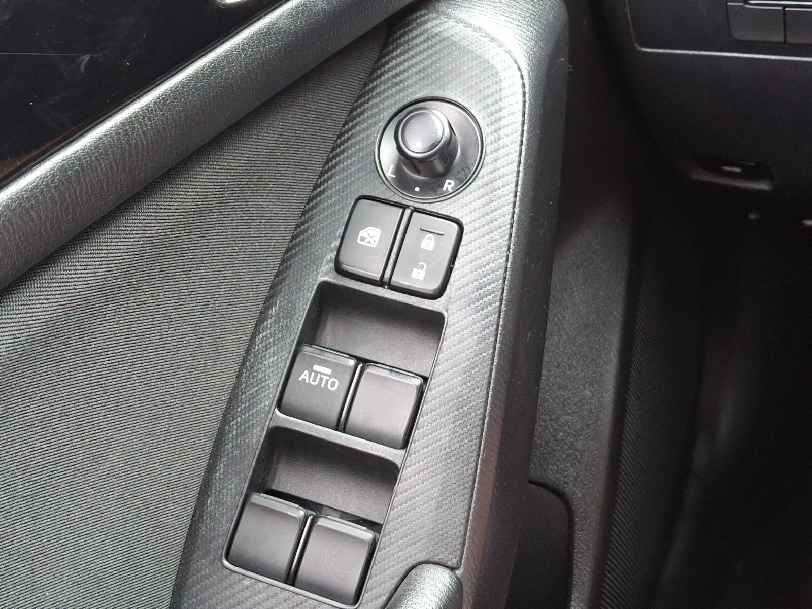 Used 2015 MAZDA MAZDA3 i Sport FWD image 22