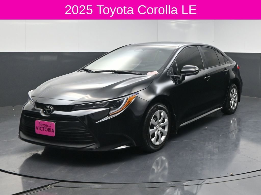 Used 2025 Toyota Corolla LE image 2