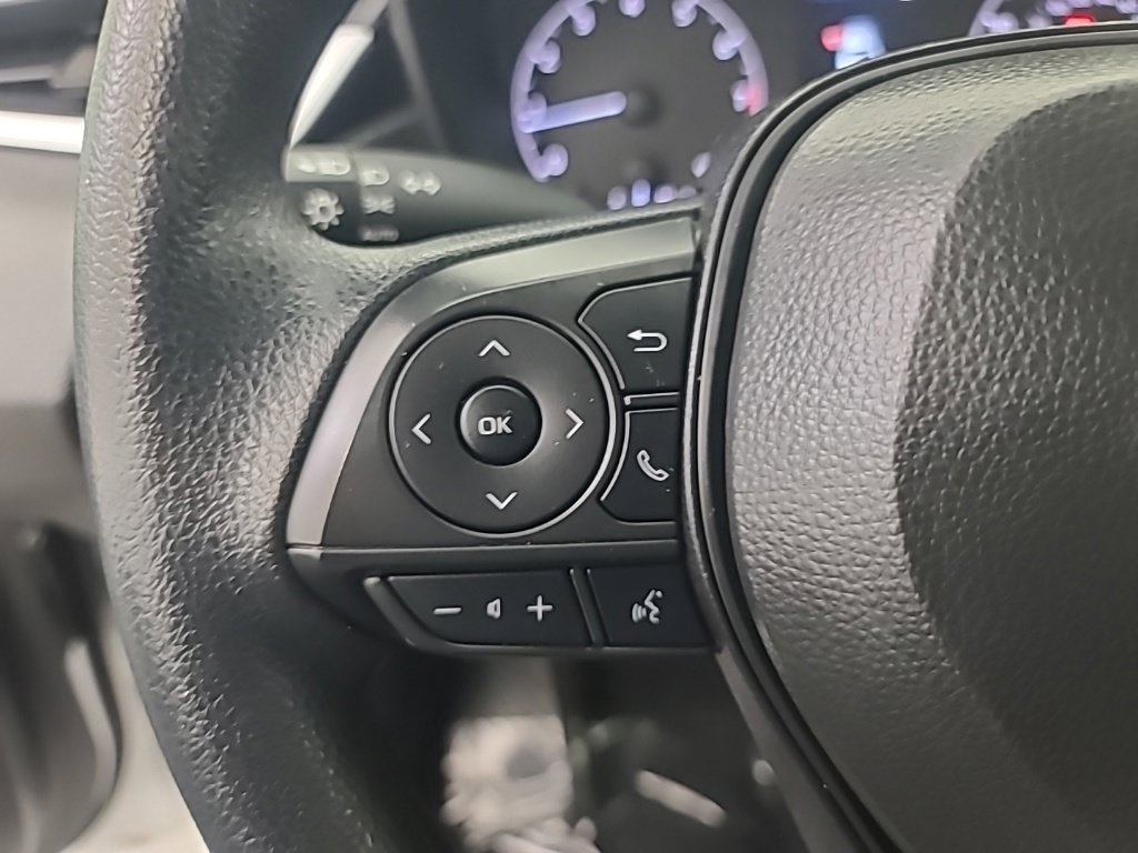 Used 2025 Toyota Corolla LE FWD image 30