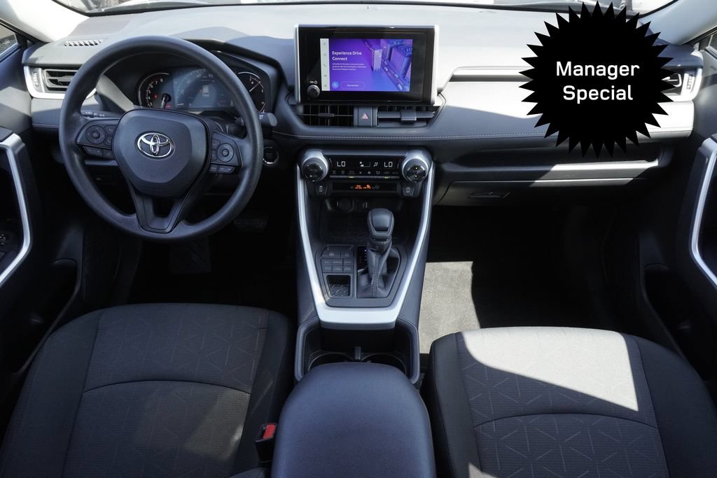 Used 2025 Toyota RAV4 XLE AWD/4WD image 9