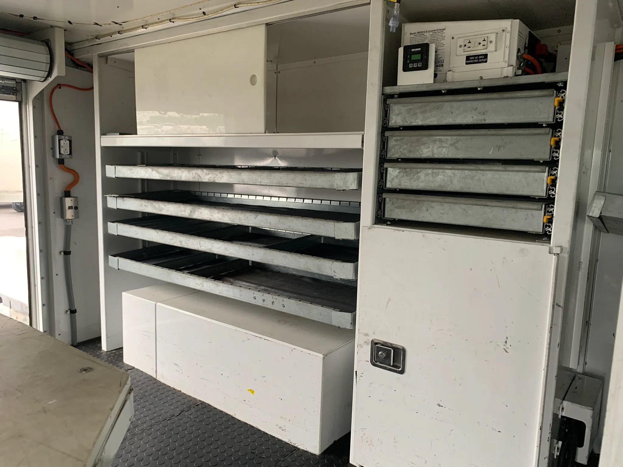 Used 2019 Ford E-350 and Econoline 350 Super Duty RWD image 27