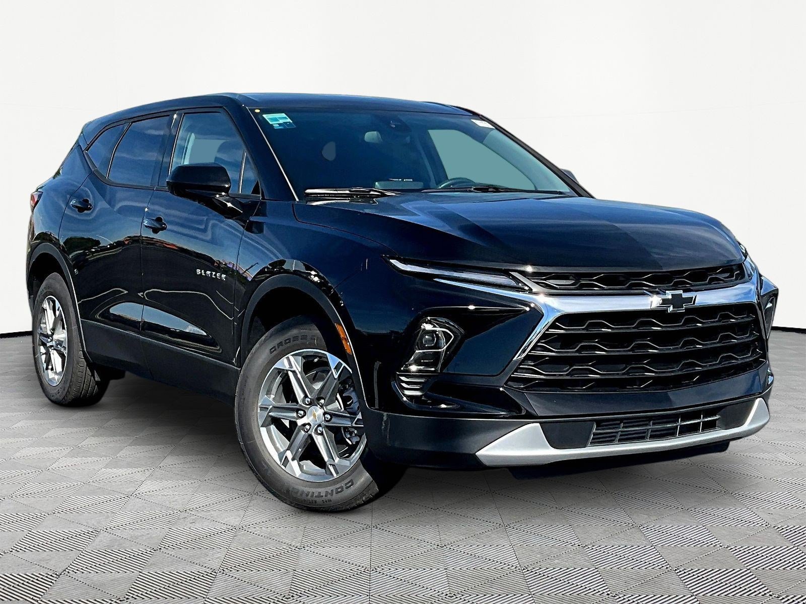 New 2026 Chevrolet Blazer LT FWD image 2