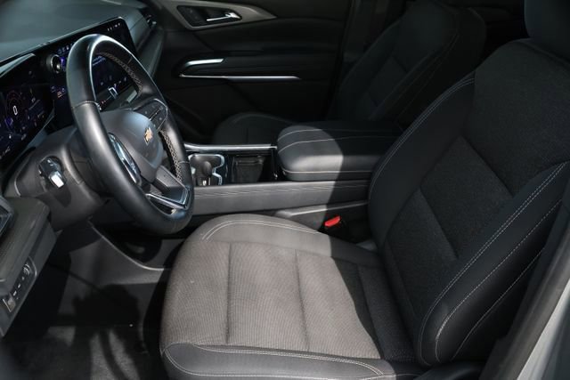 Used 2024 Chevrolet Traverse LT AWD/4WD image 8