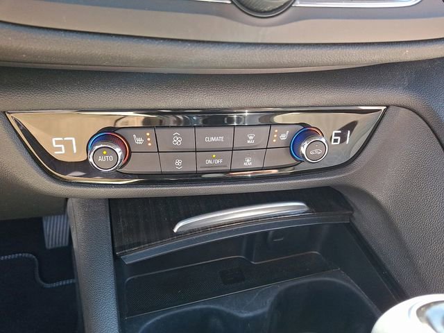 Used 2019 Buick Regal Avenir w/ Driver Confidence Package II FWD image 16