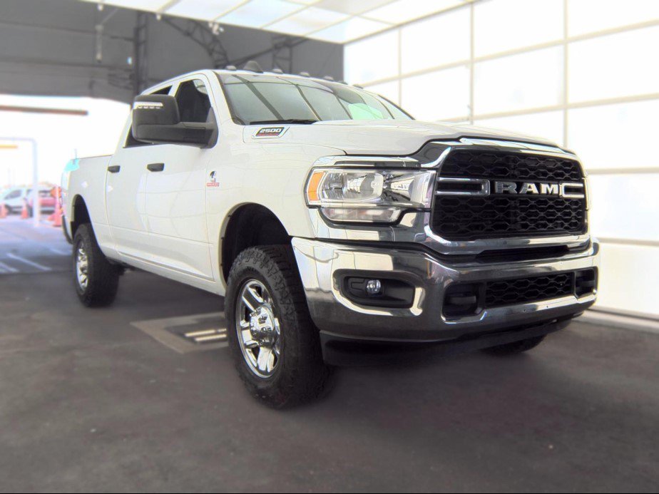 Used 2023 RAM 2500 Tradesman w/ Chrome Appearance Group AWD/4WD image 2