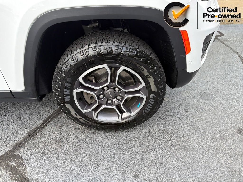 Certified 2022 Jeep Grand Cherokee Trailhawk w/ Advanced Protech Group II AWD/4WD image 21