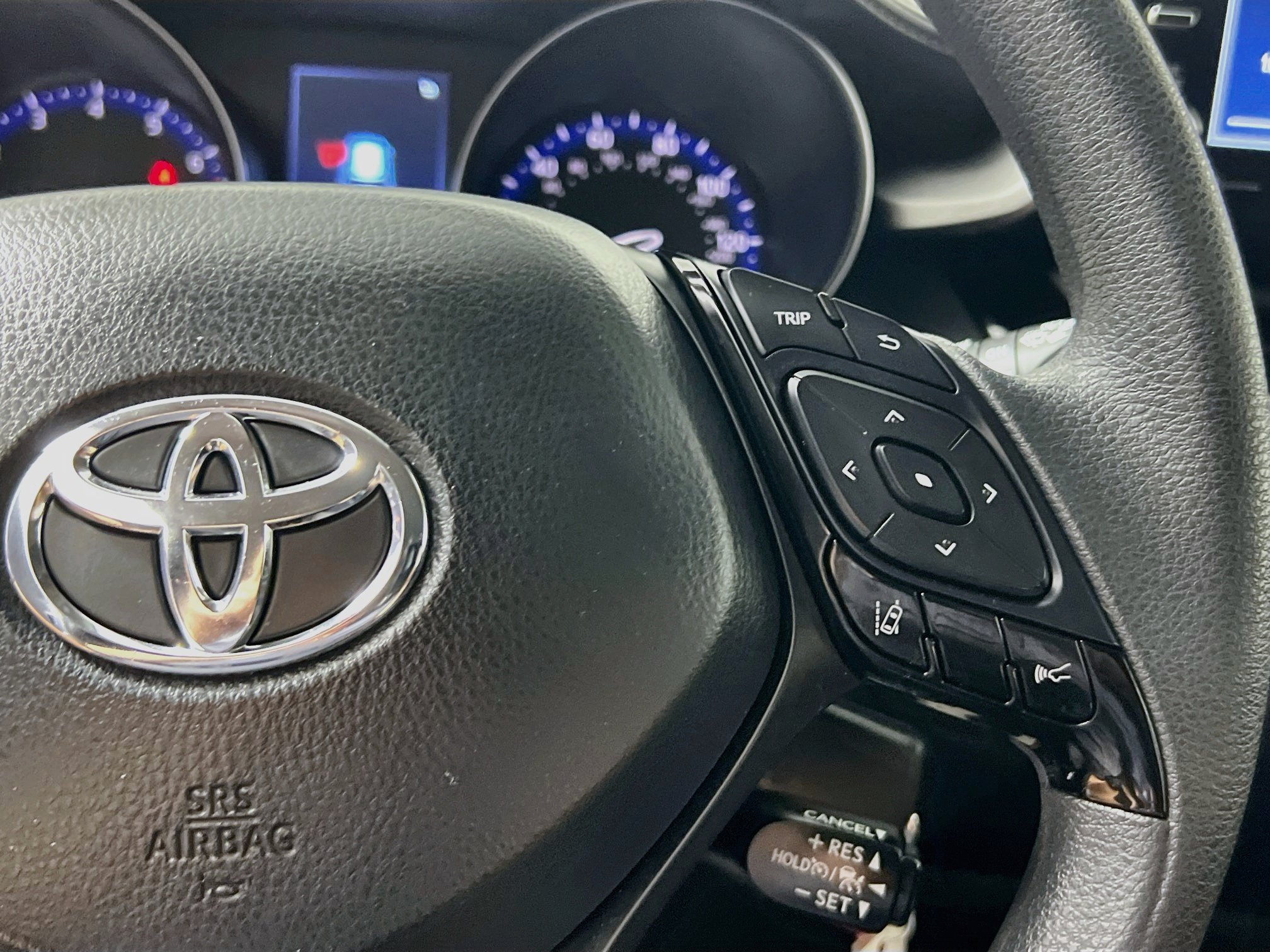 Used 2021 Toyota C-HR LE FWD image 19