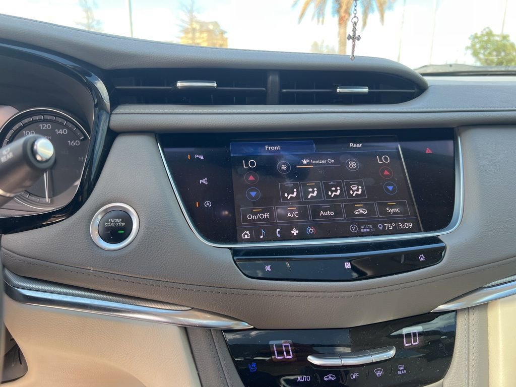 Used 2020 Cadillac XT5 Premium Luxury image 11