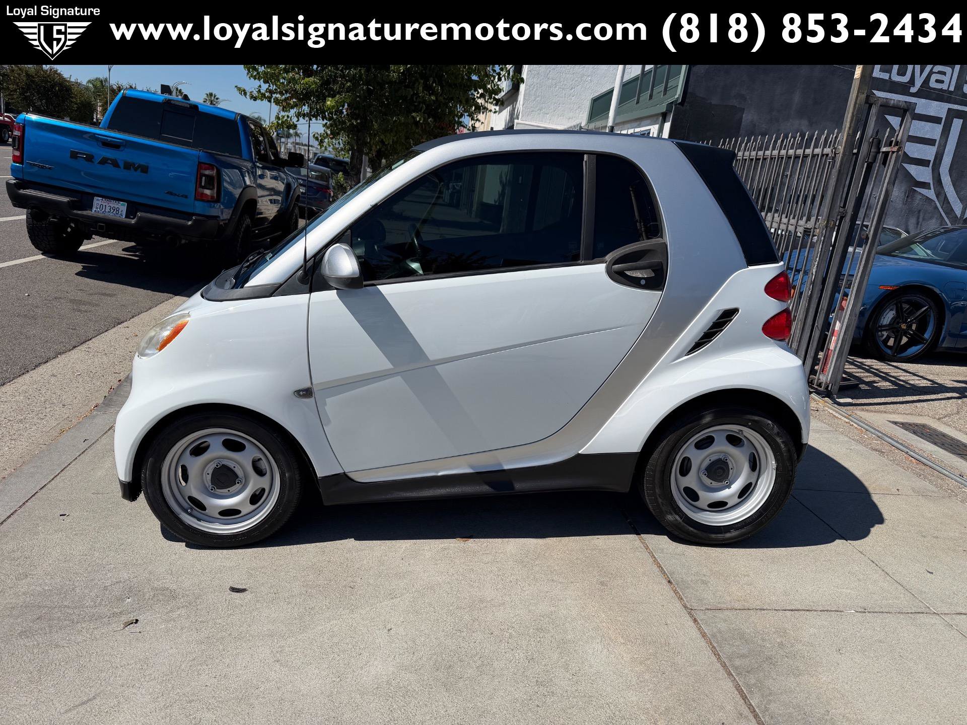 Used 2014 smart fortwo pure RWD image 4