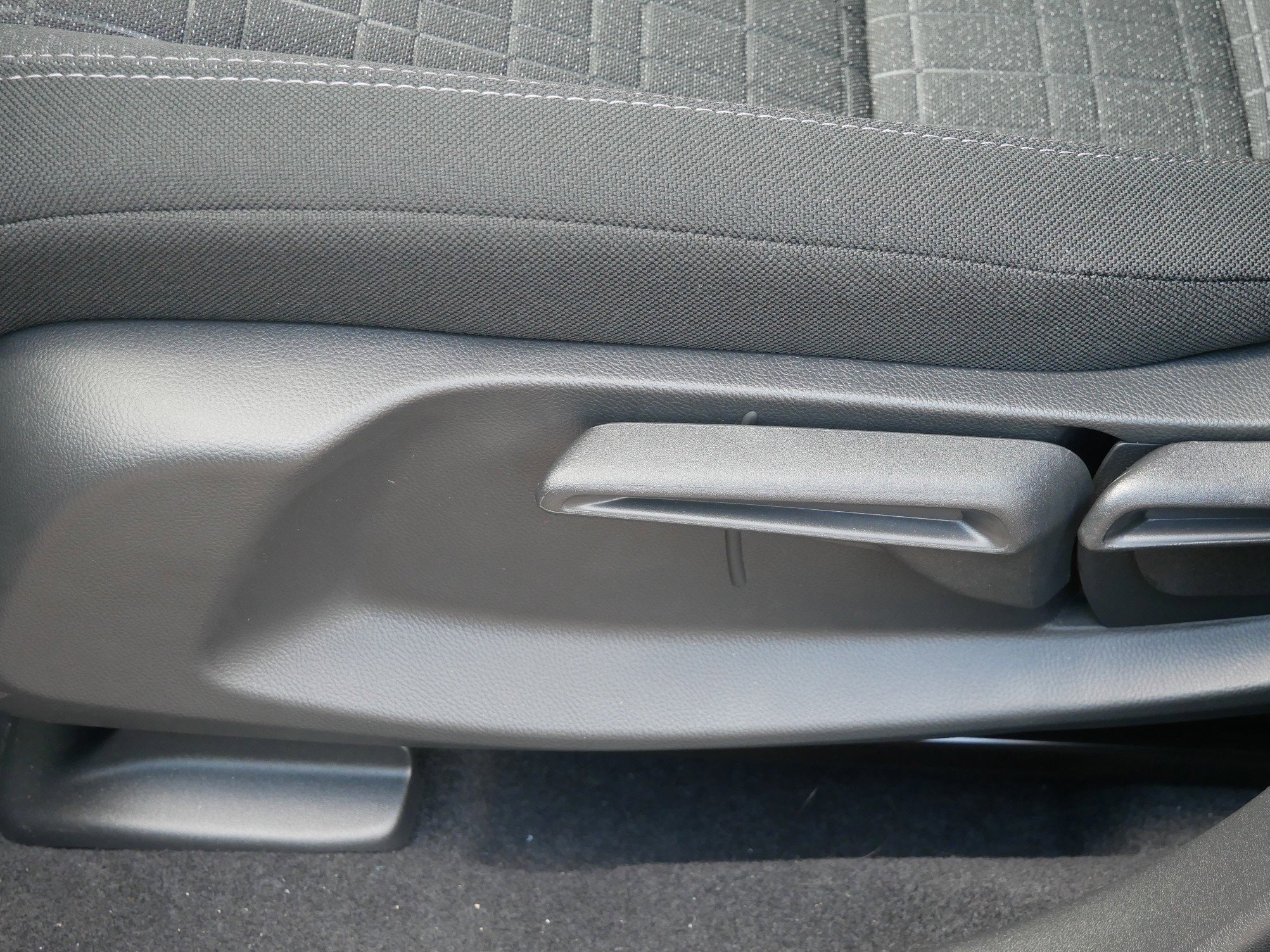 New 2026 Honda HR-V LX image 14