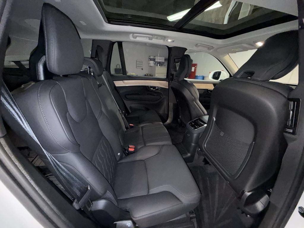 Certified 2025 Volvo XC90 T8 Plus w/ Protection Package Premier AWD/4WD image 16