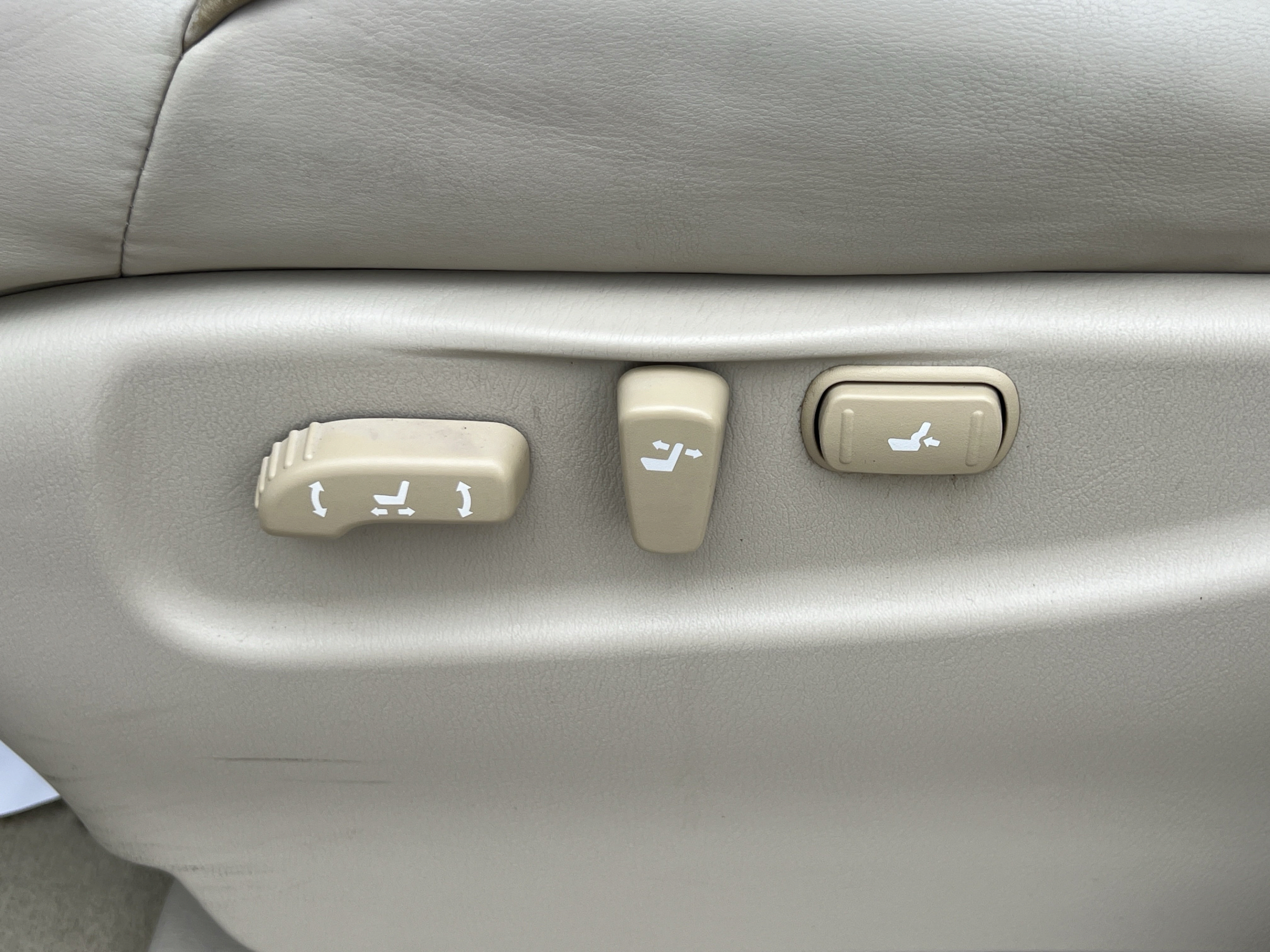Used 2015 INFINITI QX80 2WD w/ Deluxe Technology Package image 10