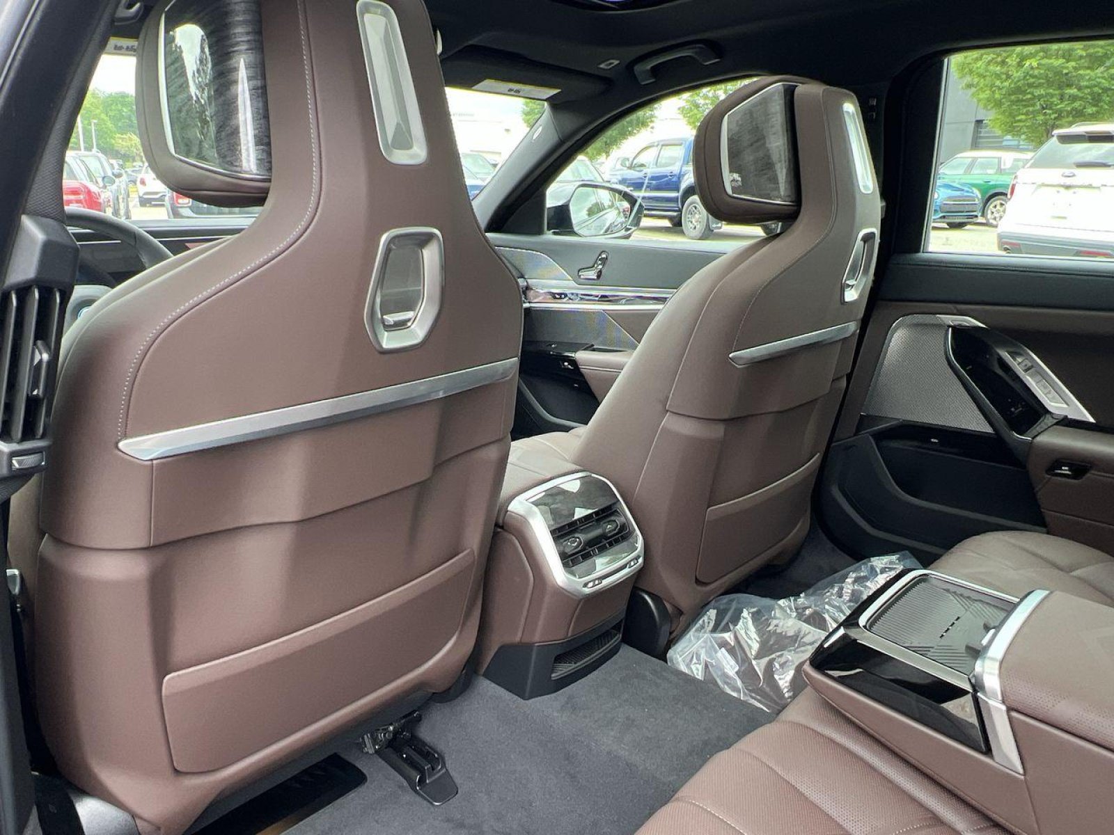 New 2025 BMW i7 eDrive50 w/ Executive Package RWD image 23