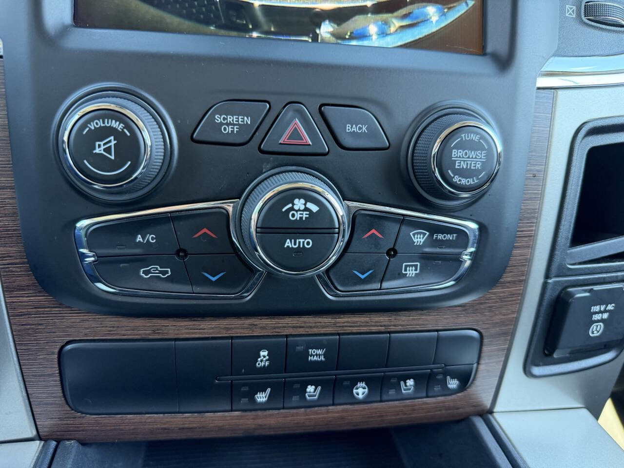 Used 2018 RAM 1500 Laramie w/ Convenience Group image 32