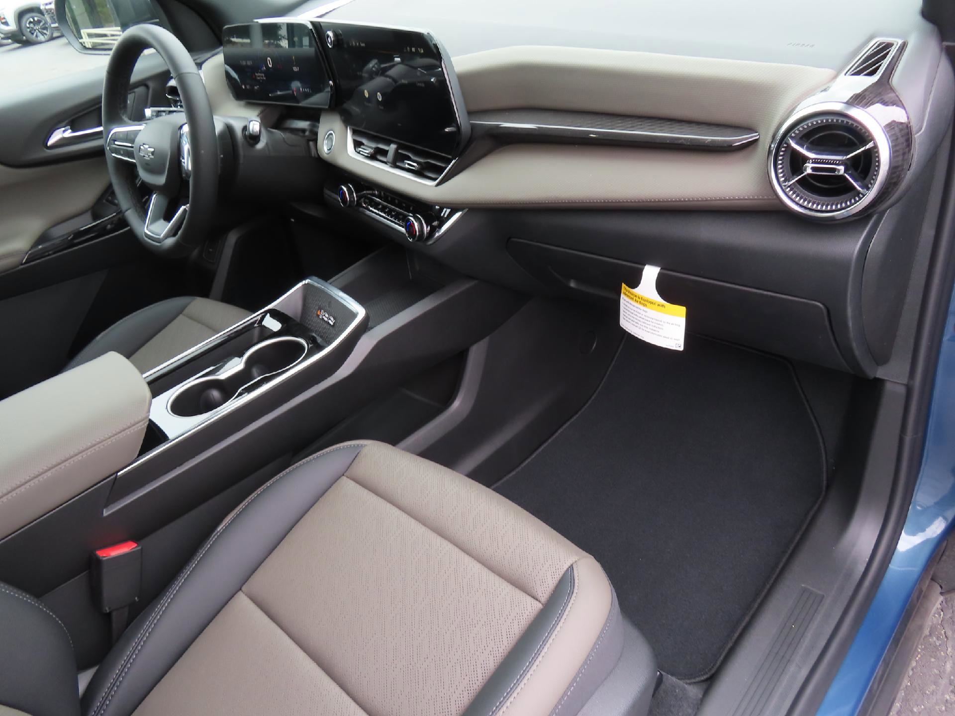 New 2025 Chevrolet Equinox LT w/ Convenience Package II image 41