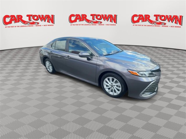 Used 2024 Toyota Camry LE video 2