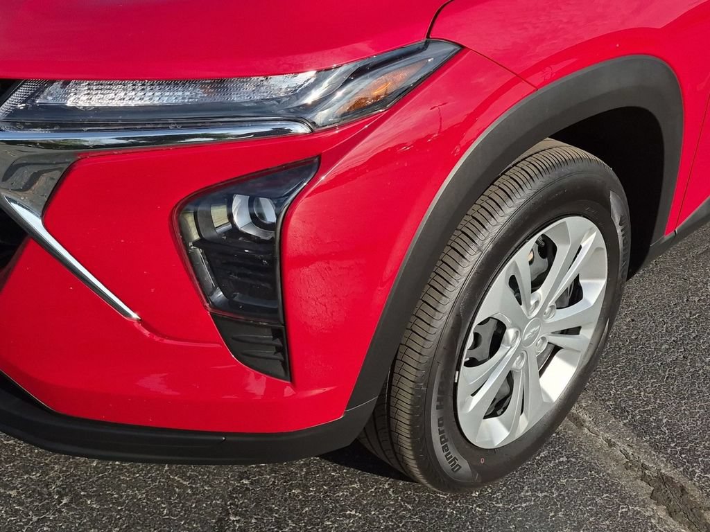 Used 2026 Chevrolet Trax LS FWD image 9