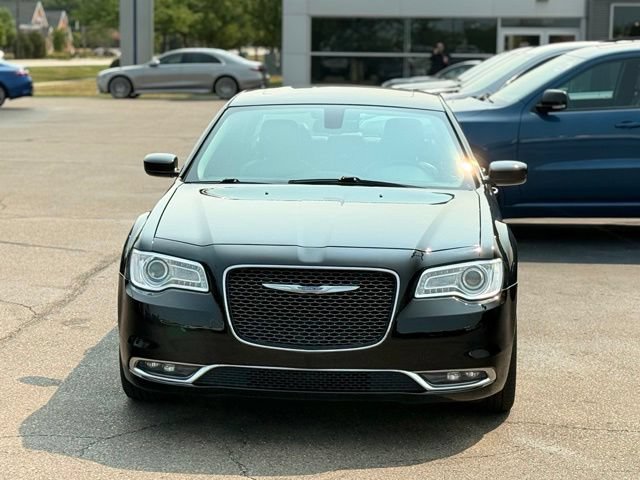 Used 2017 Chrysler 300 Touring w/ Value Package RWD image 33