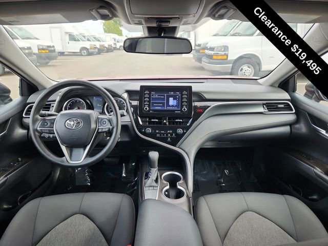 Used 2022 Toyota Camry LE image 28