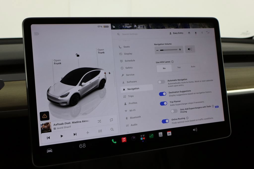 Used 2023 Tesla Model Y Long Range AWD/4WD image 41