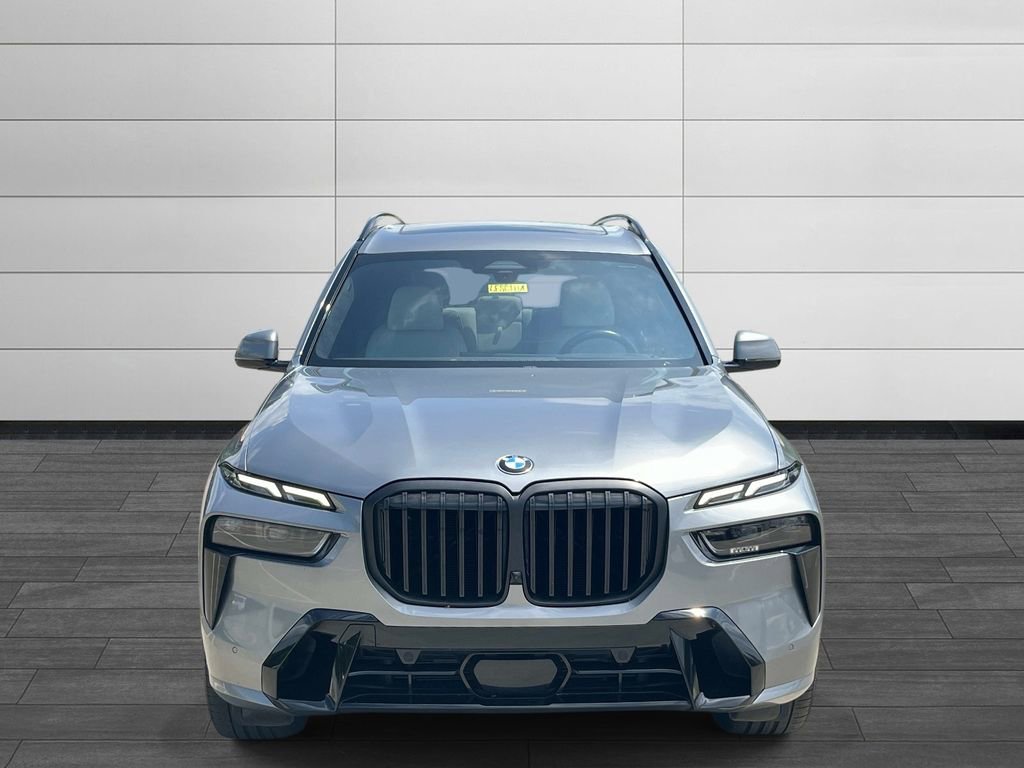 Used 2024 BMW X7 xDrive40i w/ M Sport Package AWD/4WD image 8