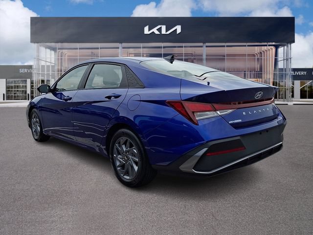 Used 2024 Hyundai Elantra SEL FWD image 4