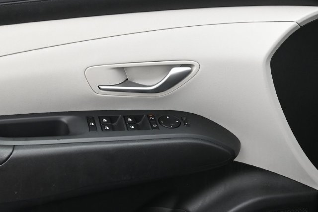Used 2025 Hyundai Tucson SEL FWD image 8