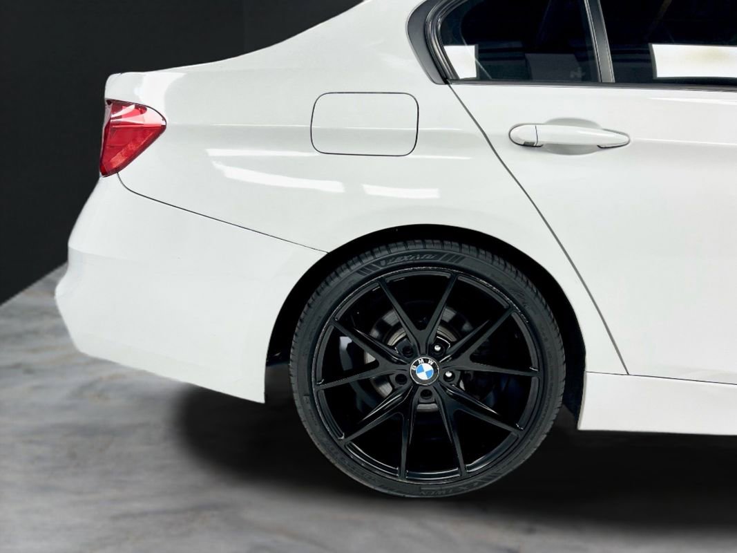 Used 2014 BMW 328i xDrive Sedan AWD/4WD image 11