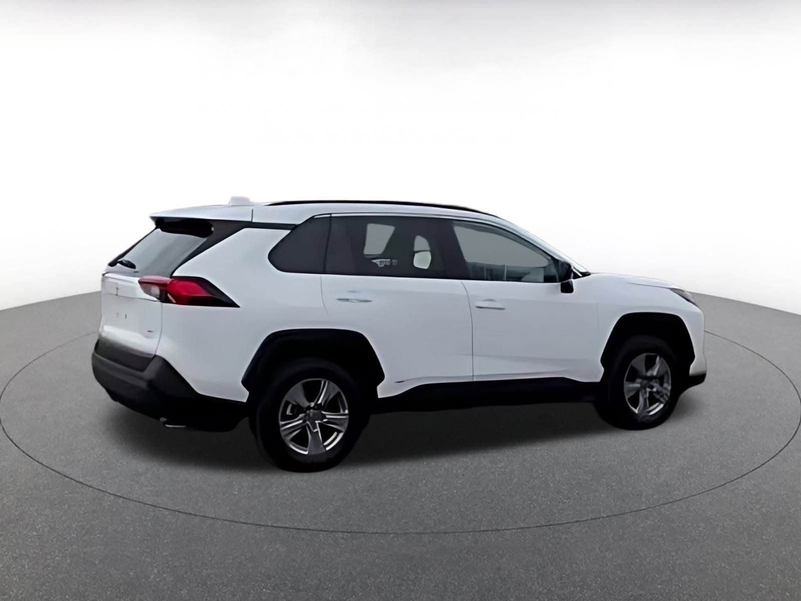 Used 2025 Toyota RAV4 LE image 8