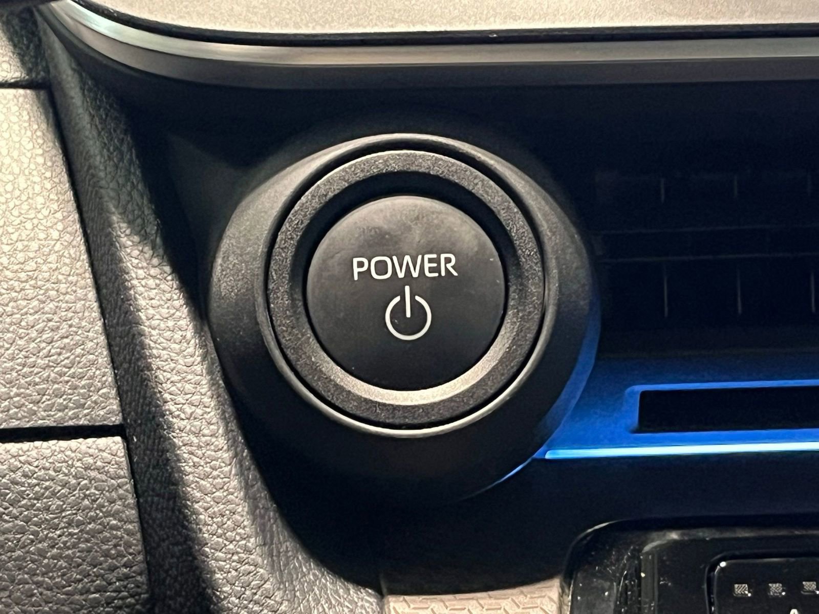 Used 2026 Toyota Prius XLE FWD image 29