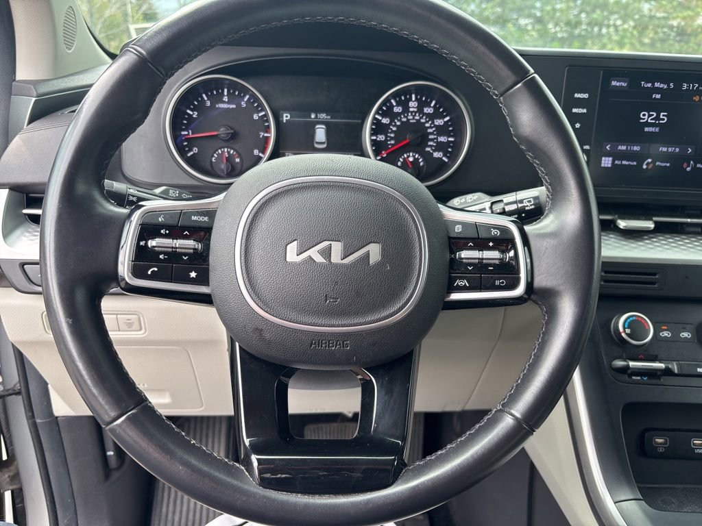 Used 2023 Kia Carnival LX FWD image 21