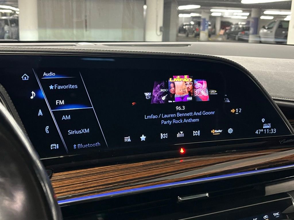 Used 2022 Cadillac Escalade Premium Luxury w/ LPO, Illumination Package image 29