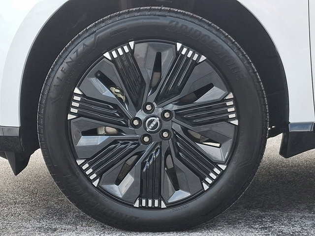 Used 2025 Nissan Murano Platinum w/ Cargo Package image 9