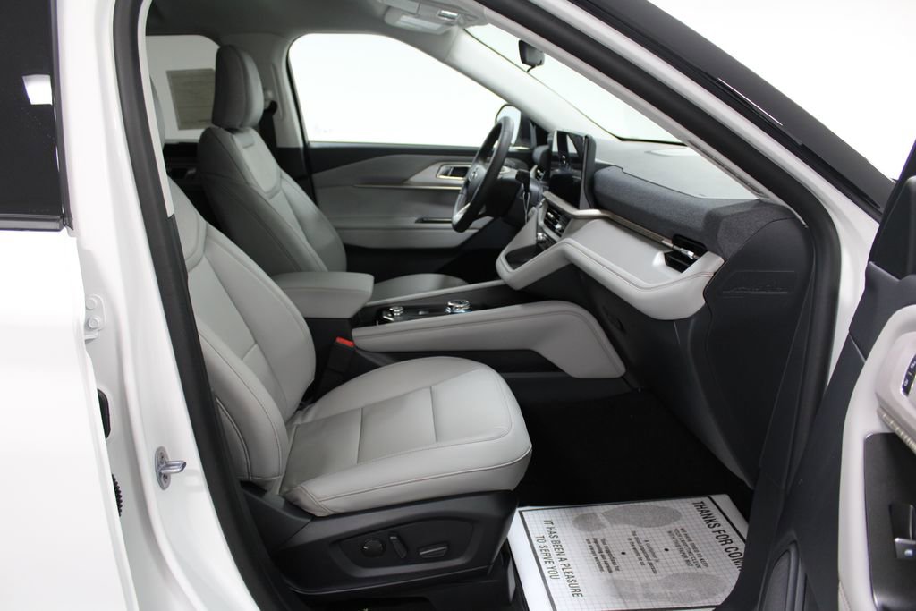 New 2025 Ford Explorer Active w/ Active Comfort Package image 30