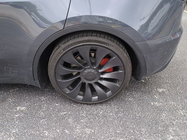 Used 2022 Tesla Model Y Performance image 7