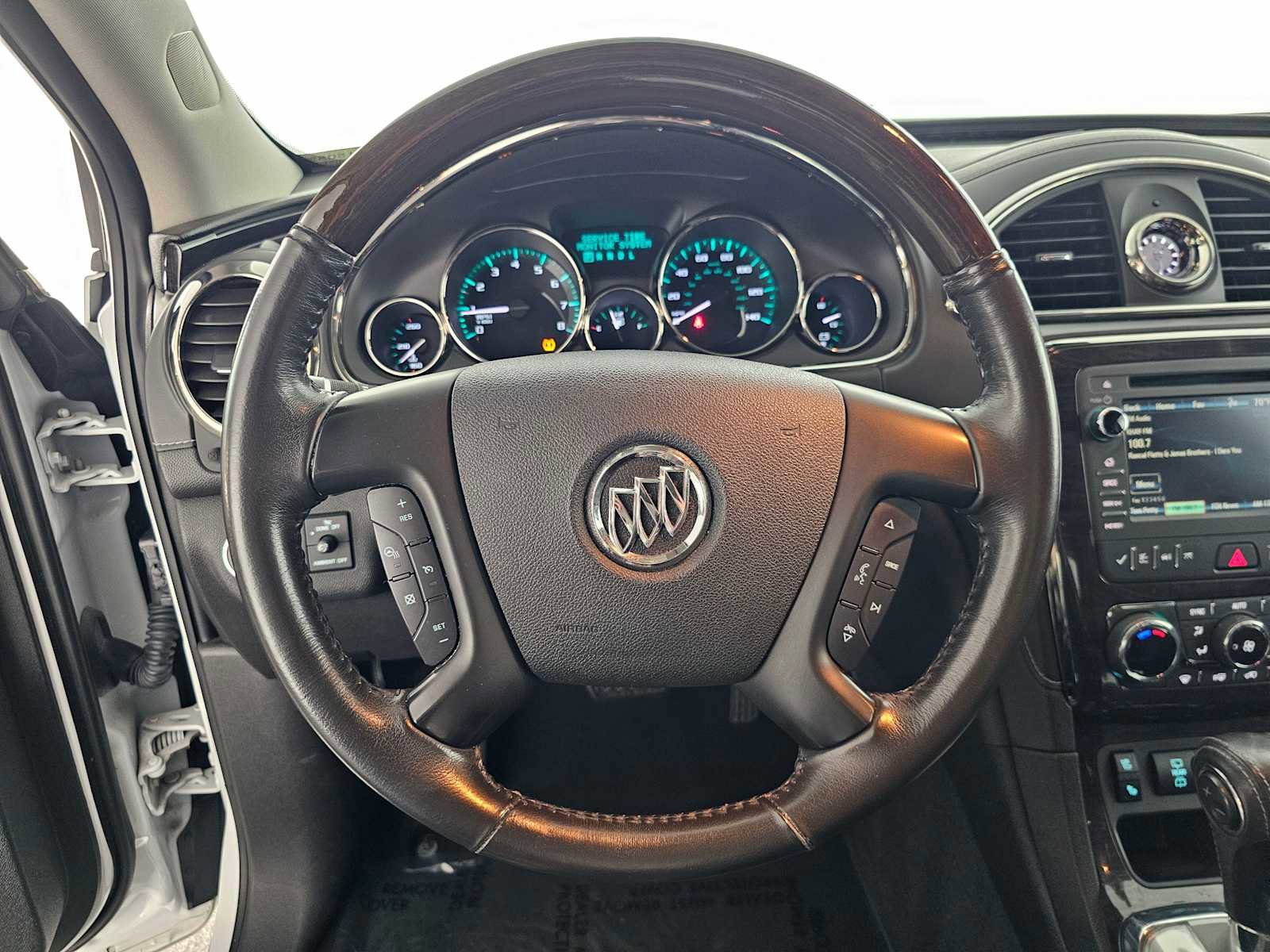 Used 2017 Buick Enclave Premium image 24